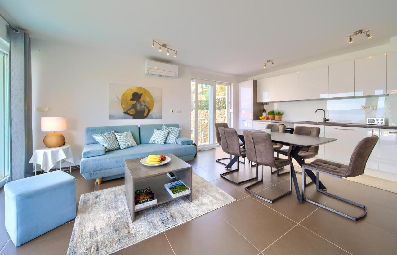 Villa Solis Lacus Modern Apartment - Private Heated Pool - Smart Tv Sky X - Free Parking Нивице Екстериор снимка