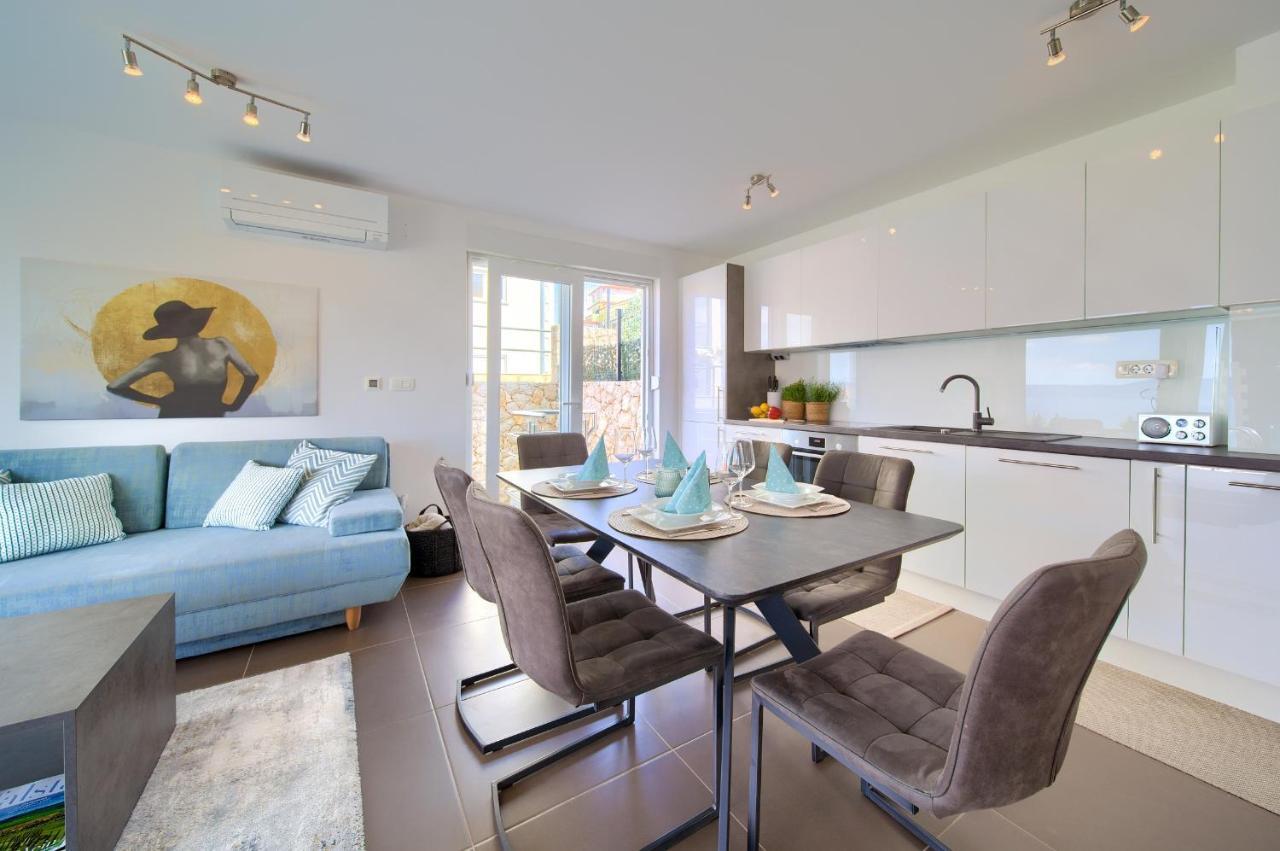 Villa Solis Lacus Modern Apartment - Private Heated Pool - Smart Tv Sky X - Free Parking Нивице Екстериор снимка