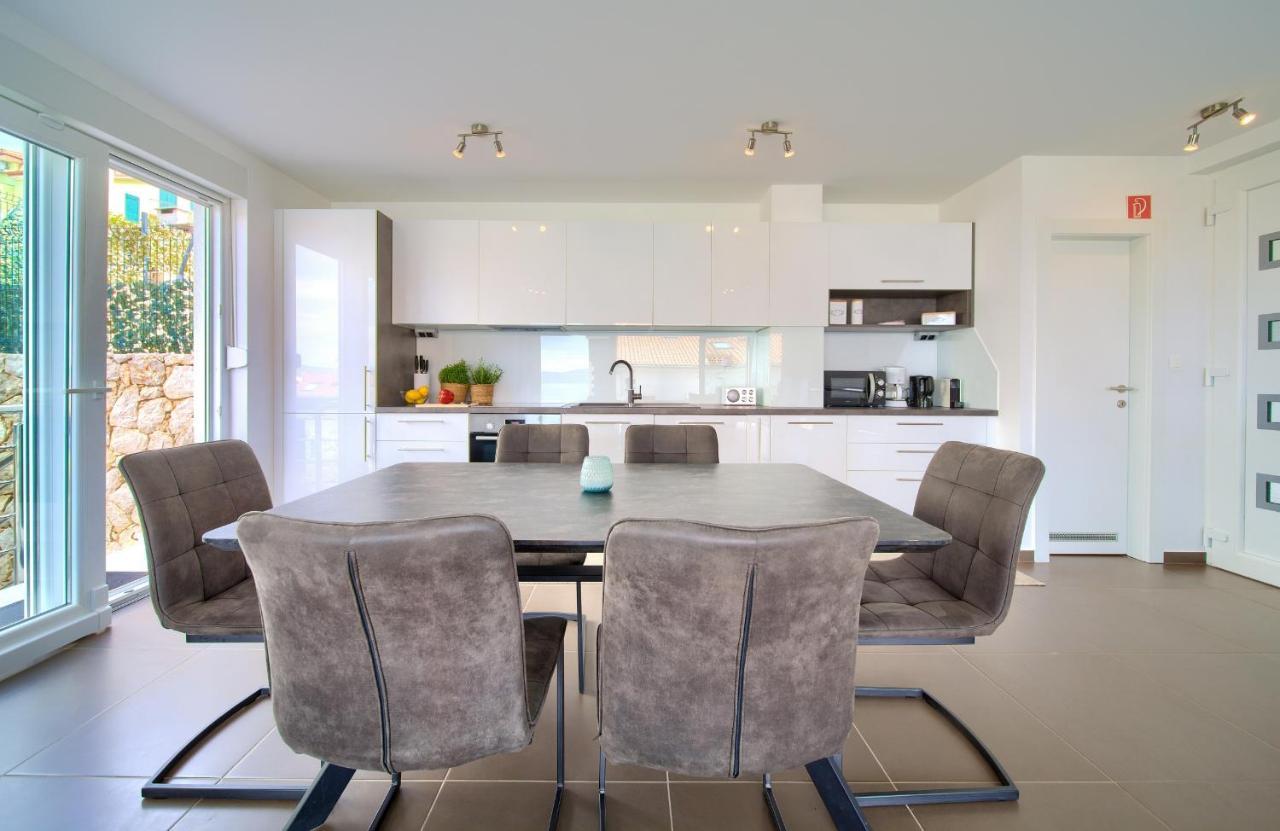 Villa Solis Lacus Modern Apartment - Private Heated Pool - Smart Tv Sky X - Free Parking Нивице Екстериор снимка