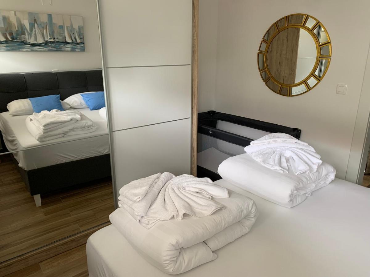 Villa Solis Lacus Modern Apartment - Private Heated Pool - Smart Tv Sky X - Free Parking Нивице Екстериор снимка