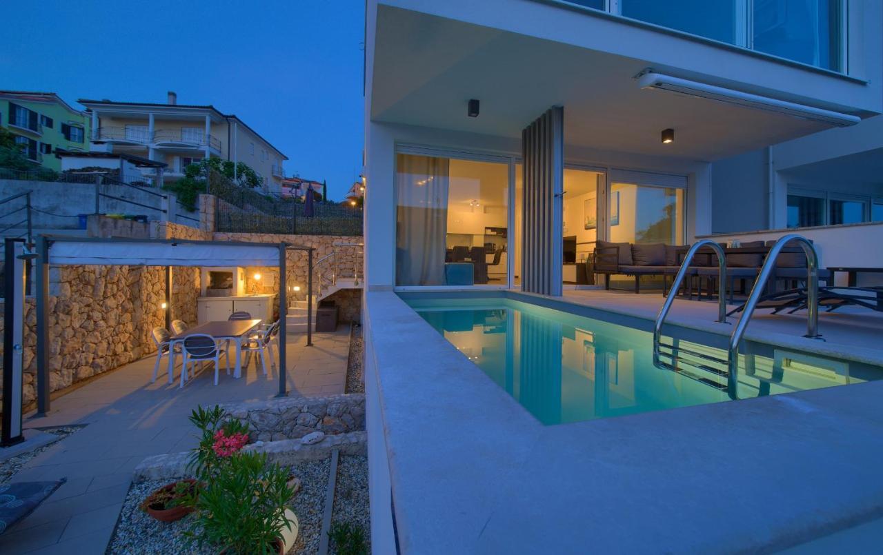 Villa Solis Lacus Modern Apartment - Private Heated Pool - Smart Tv Sky X - Free Parking Нивице Екстериор снимка
